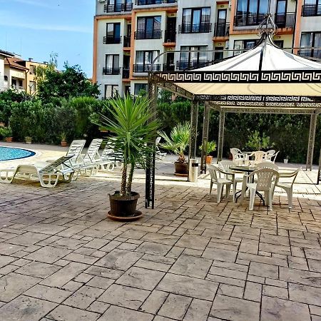 Pool Apartment Amadeus Lux Slântsjev Brjag Eksteriør bilde