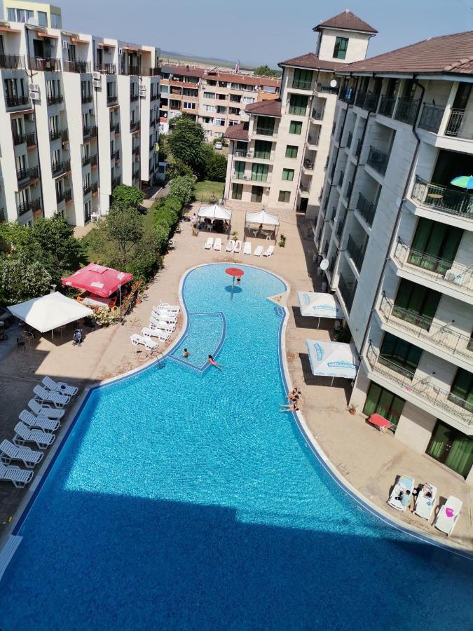Pool Apartment Amadeus Lux Slântsjev Brjag Eksteriør bilde
