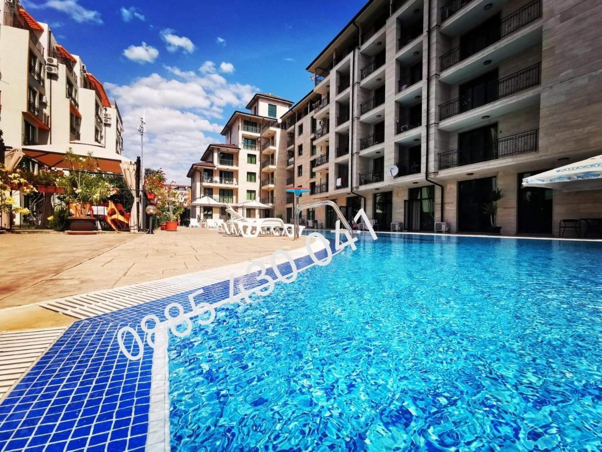 Pool Apartment Amadeus Lux Slântsjev Brjag Eksteriør bilde