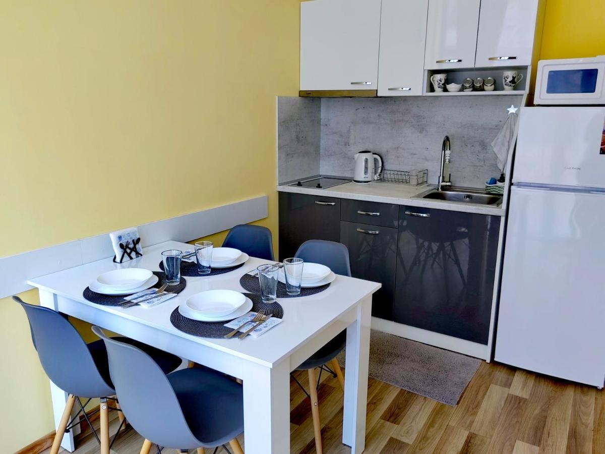 Pool Apartment Amadeus Lux Slântsjev Brjag Eksteriør bilde